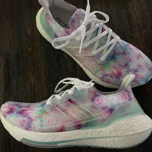 Women’s Adidas Ultraboost 21 Tie Dye running shoes. Size 8.5.